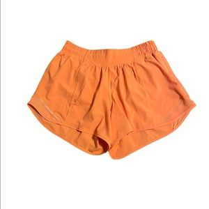 Lululemon size 6 LR Hotty Hot 4” shorts